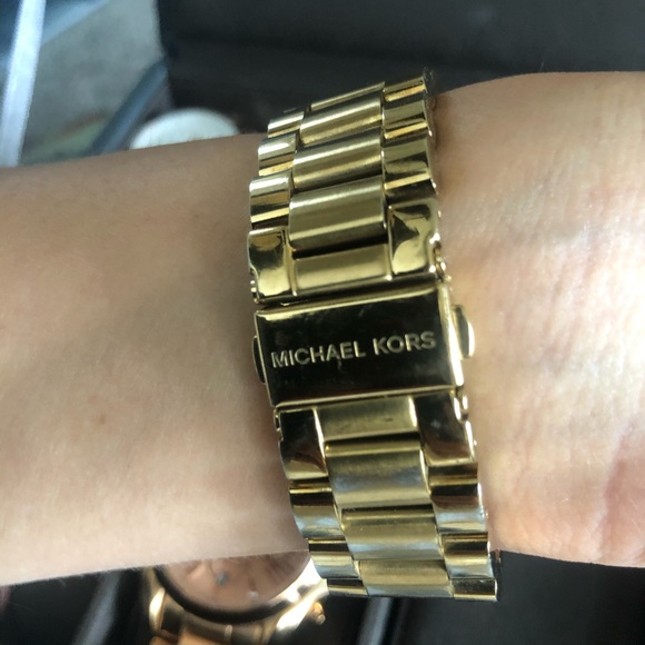 Michael Kors Bradshaw Wrist Watch - Picture 4 of 7